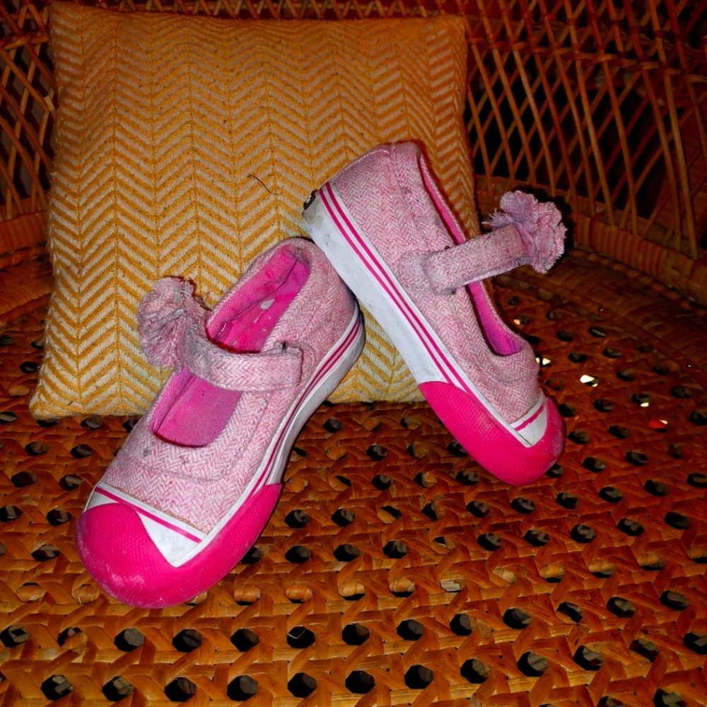 Morgan & Milo Mary Jane's. Size 8